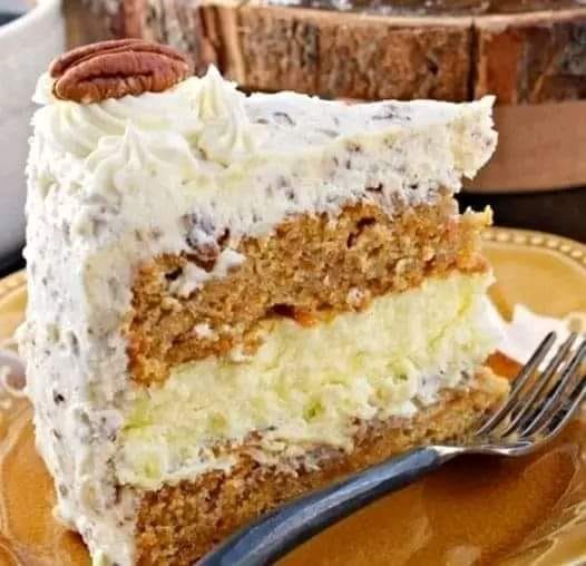 CARROT CAKE CHEESECAKE