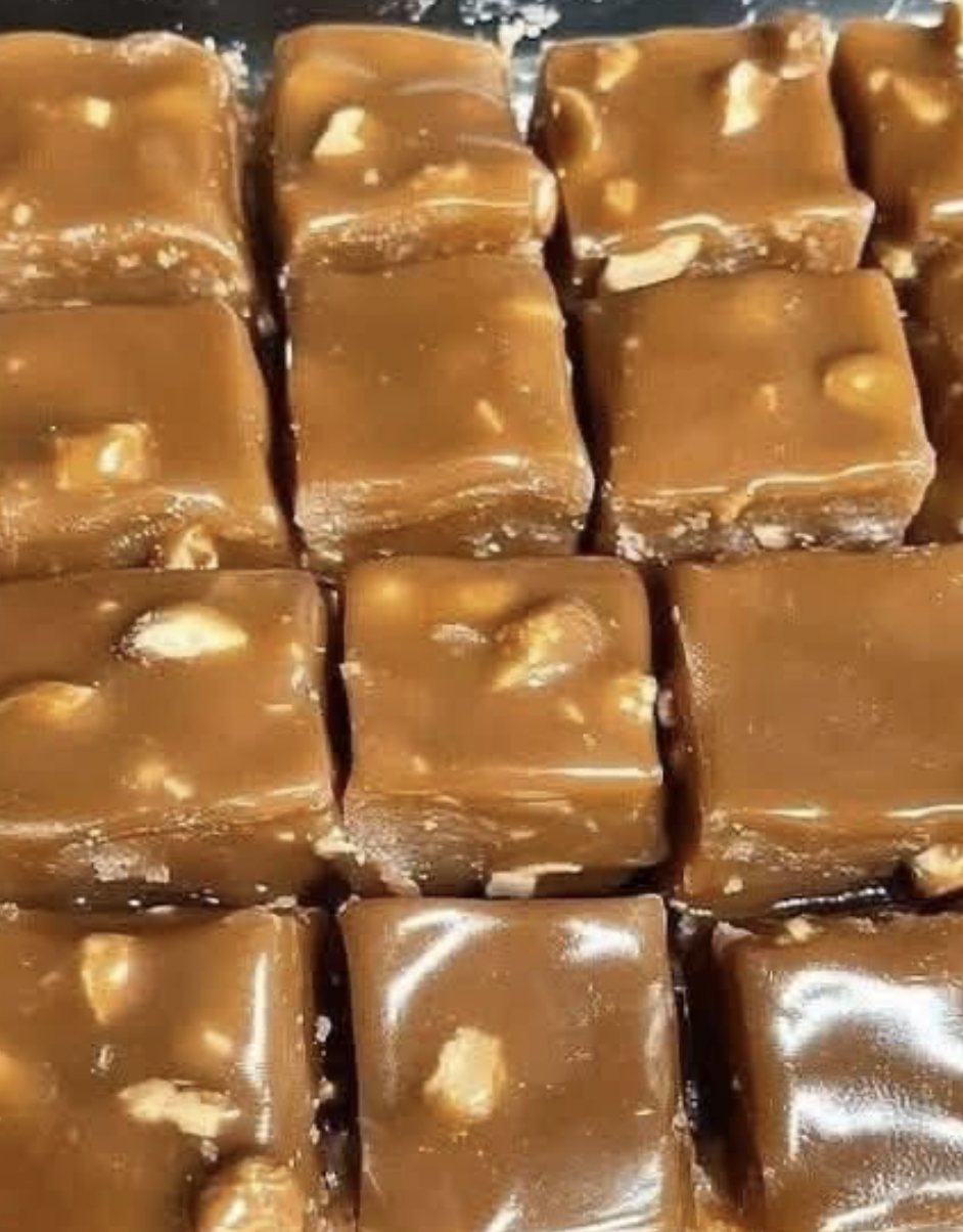 Creamy Peanut Butter Fudge (Old-Fashioned No-Bake)